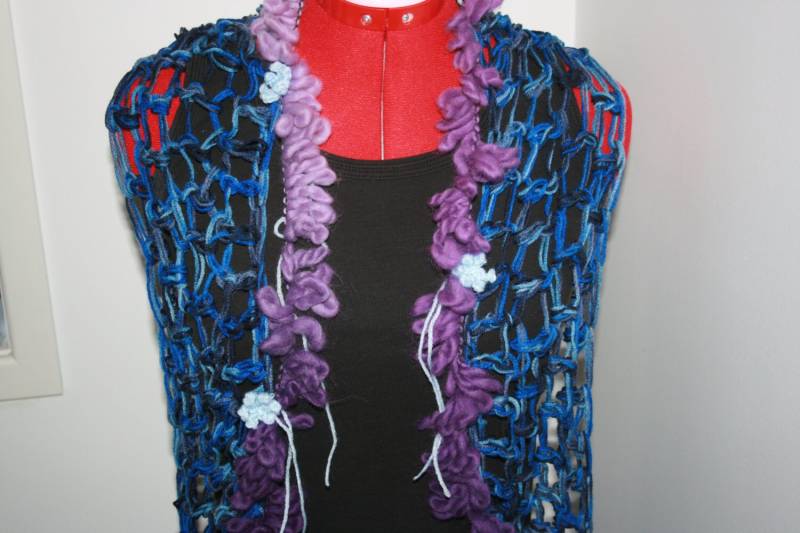 Versandfertig ~ Freeform Häkeln Lange Mermaid Top. Offene Strickjacke. Einzigartig. Einzigartige Tragbare Kunst von Freakoid
