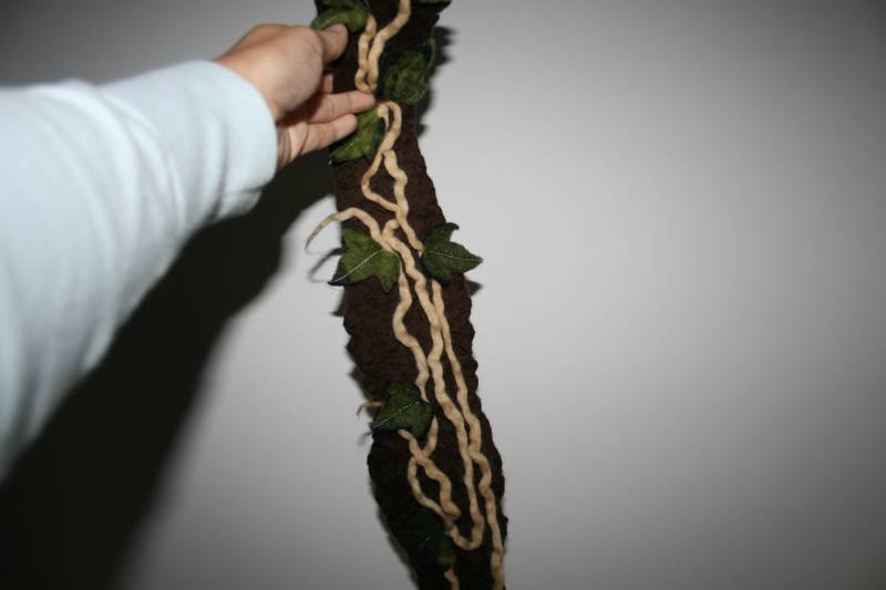 Waldland Göttin Ivy Reben Gefilztes Kopftuch. Dread Wickel. Haarband/Kette/Schal/Gürtel. Versandfertig von Freakoid