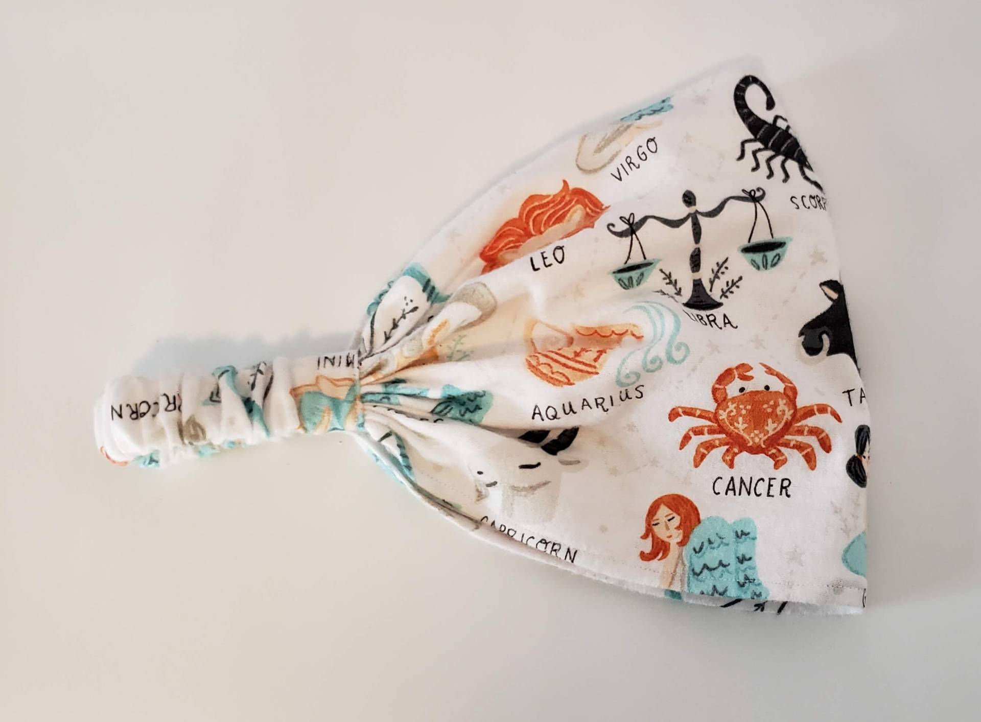 Astrologie Zeichen Flanell Breites Stirnband Von Freckles Garden| Gesichts-Bandana| Dreadlock Headwrap| Krankenschwester Stirnband| Sweatband von FrecklesGarden