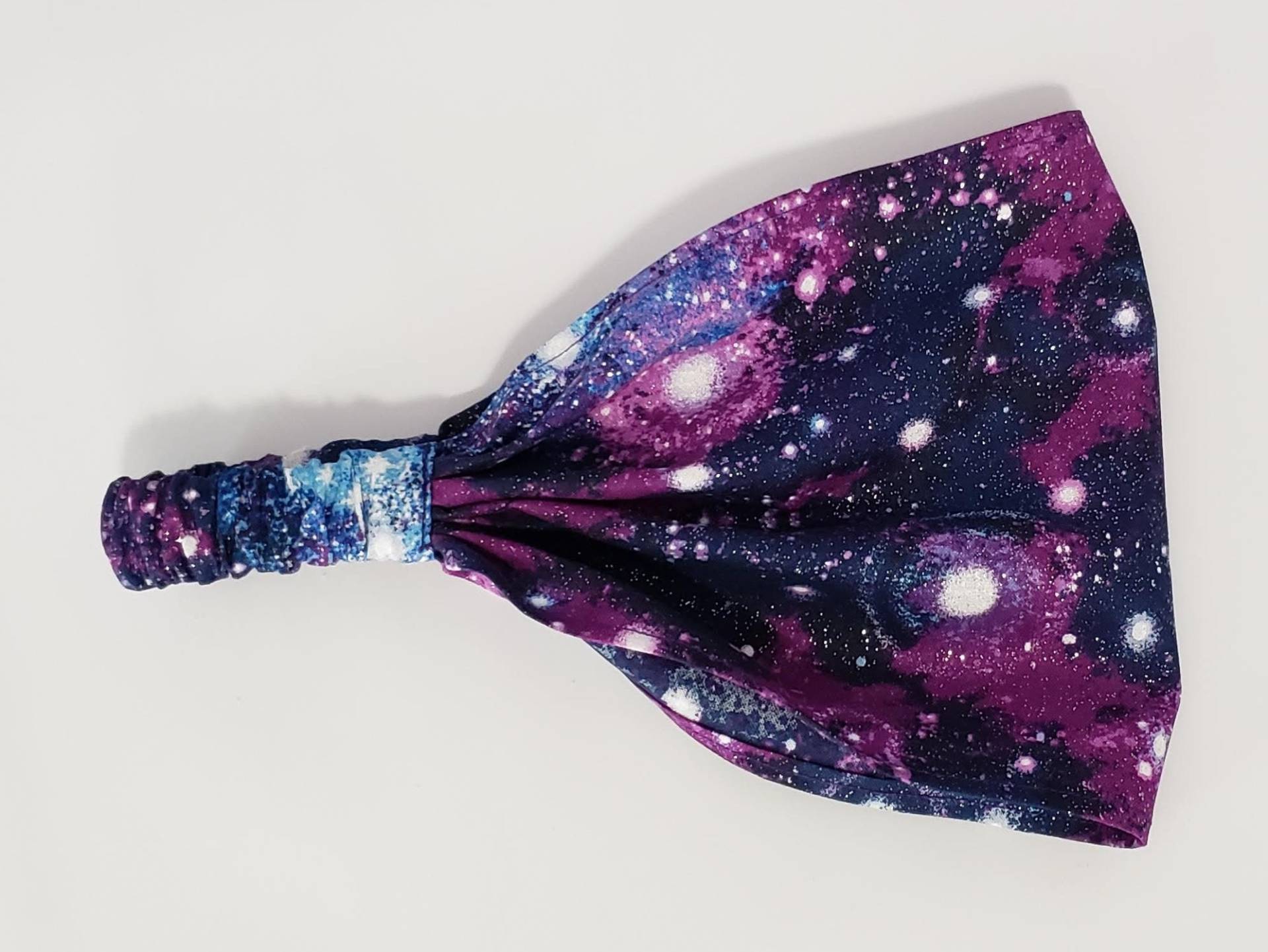 Lila Navy Galaxy Breites Stirnband Von Freckles Garden| Motorrad Bandana| Dreadlockhülle| Boho Hippy Stirnband| Yoga Sweatband| Kopfschleier von FrecklesGarden