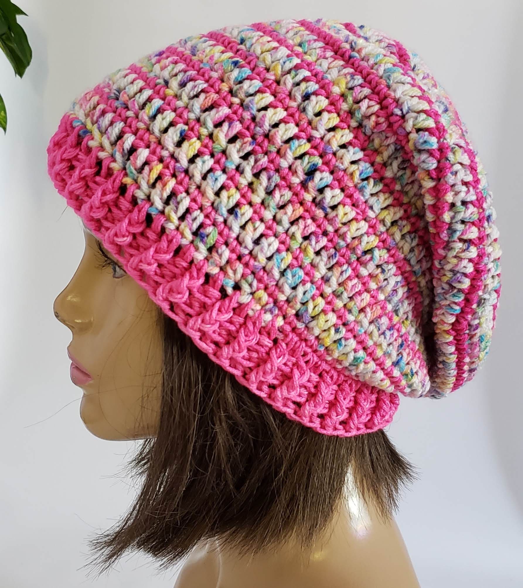 Pink Fruchtige Kieselsteine Spirale Slouchy Mütze in Häkeln Von Freckles Garden | Boho Tam| Oversize Beanie| Dreadlock Mütze| Unisex Strickmütze von FrecklesGarden