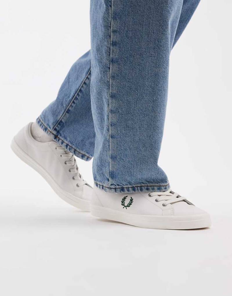 Fred Perry - Baseline - Weiße Leder-Sneaker von Fred Perry