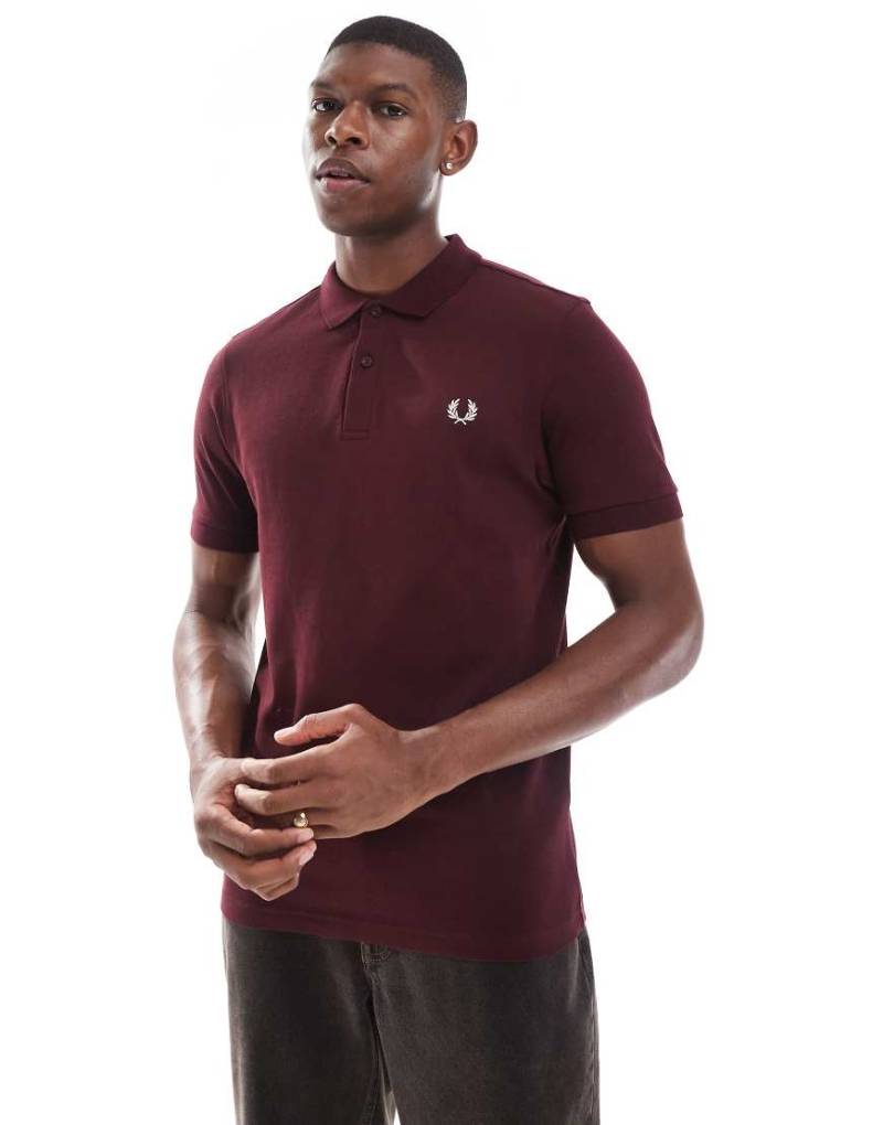 Fred Perry - Basic-Polohemd in Burgunderrot von Fred Perry