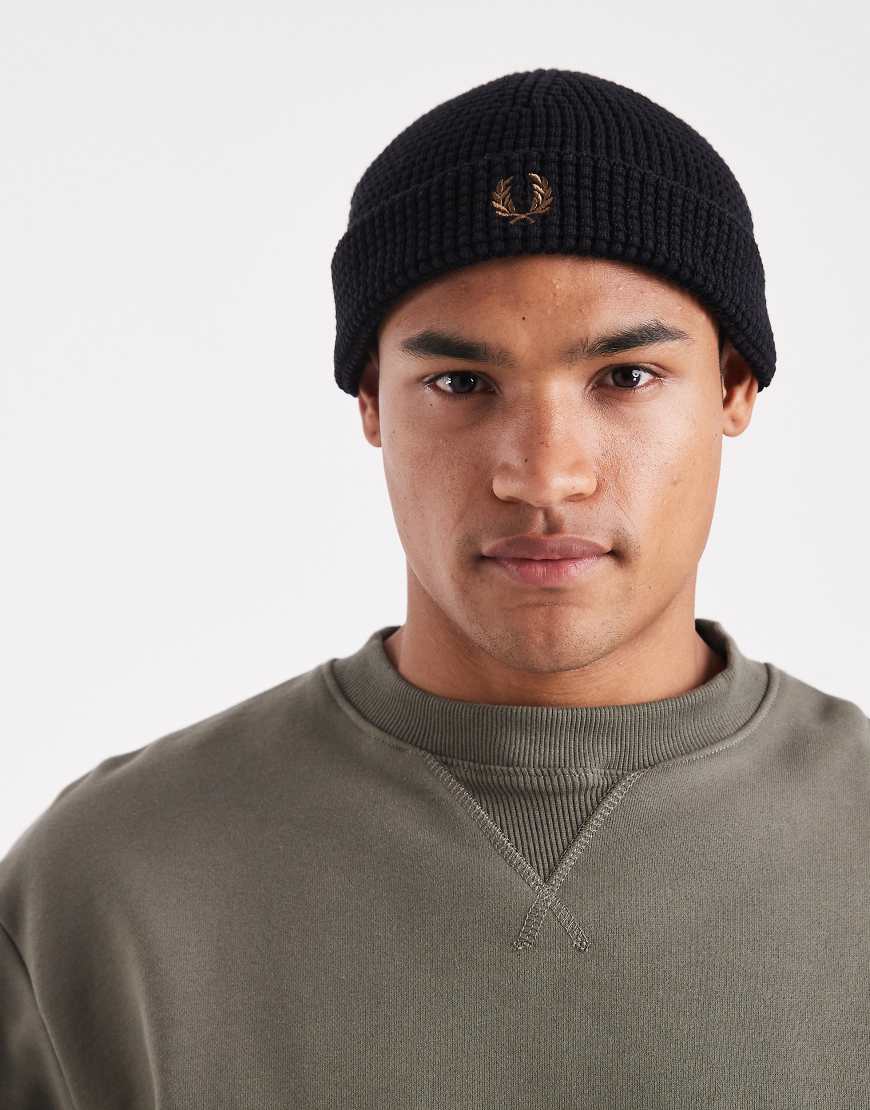 Fred Perry - Beanie in Schwarz mit Waffelstruktur von Fred Perry
