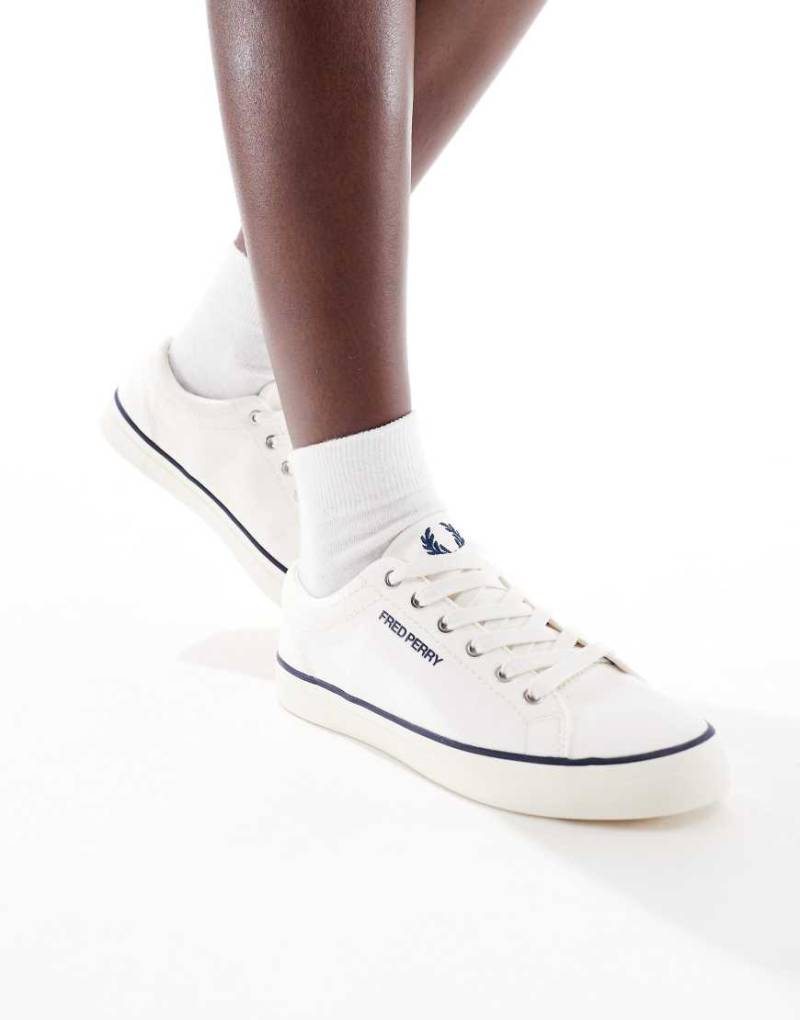 Fred Perry - Canvas-Sneaker in Weiß von Fred Perry