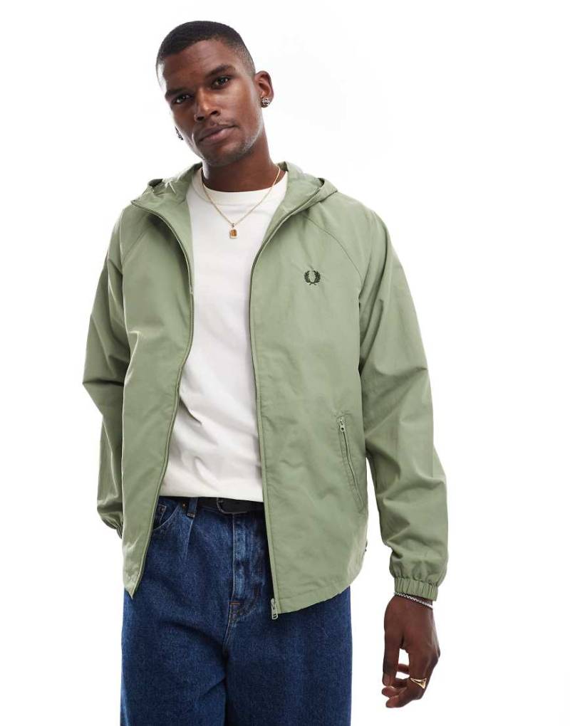 Fred Perry - Grüne Shell-Jacke aus Taslan mit Kapuze von Fred Perry