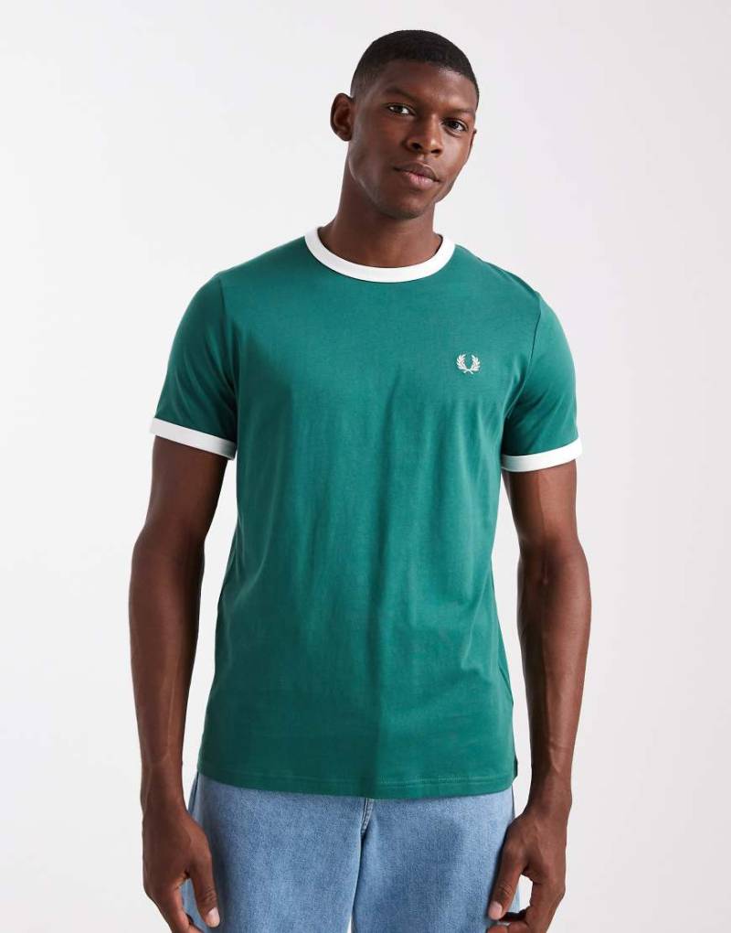 Fred Perry - Grünes Ringer-T-Shirt von Fred Perry