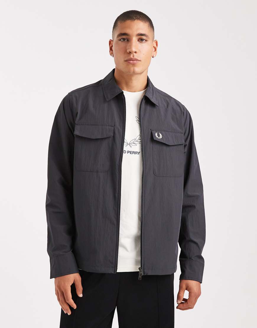 Fred Perry - Hemdjacke in Grau mit durchgehendem Reißverschluss von Fred Perry