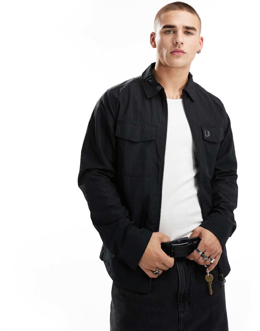 Fred Perry - Hemdjacke mit Taschen in Schwarz von Fred Perry