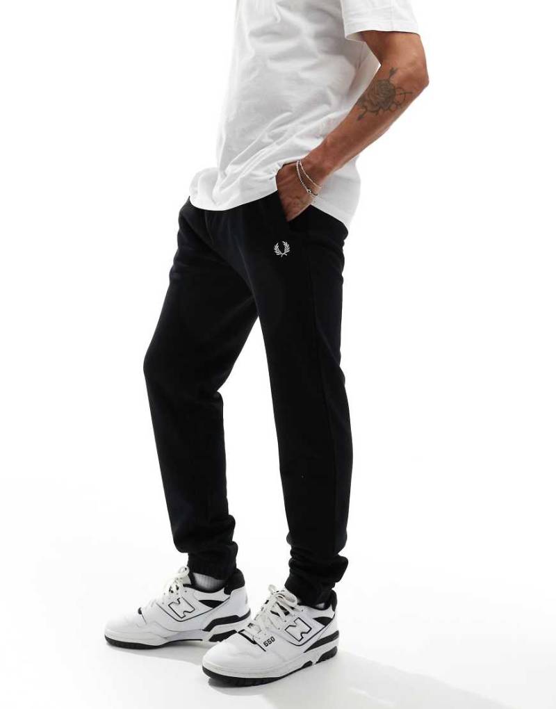Fred Perry - Jogginghose aus Loopback-Frottee in Schwarz von Fred Perry
