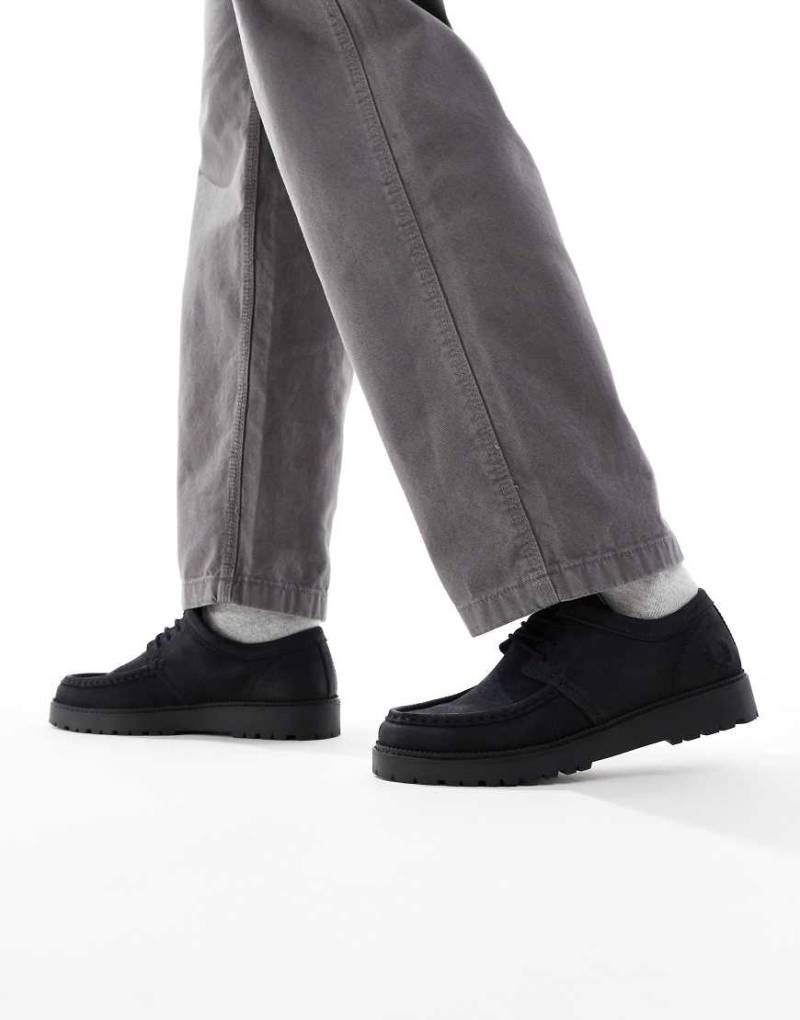 Fred Perry - Kenney - Low Top Stiefel aus gewachstem Wildleder in Dunkelgrau von Fred Perry