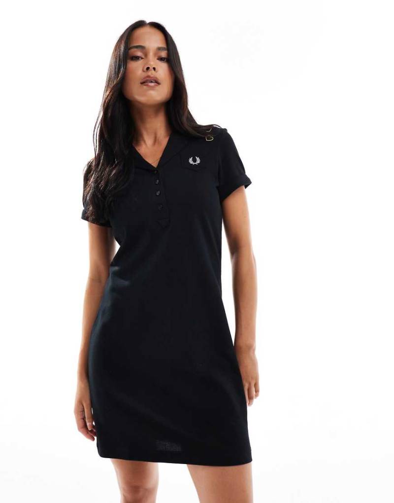 Fred Perry - Kleid aus Pikee in Schwarz mit Tasche von Fred Perry