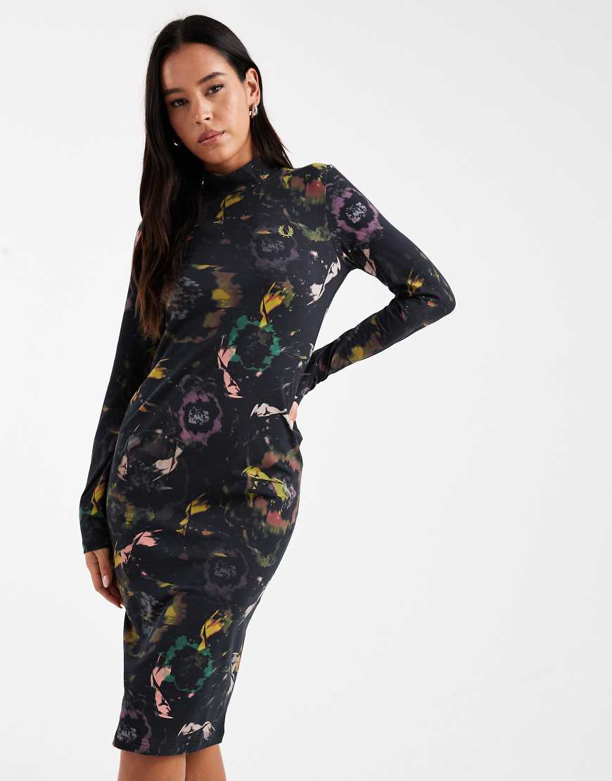 Fred Perry - Kleid in Schwarz mit Blumenmuster von Fred Perry