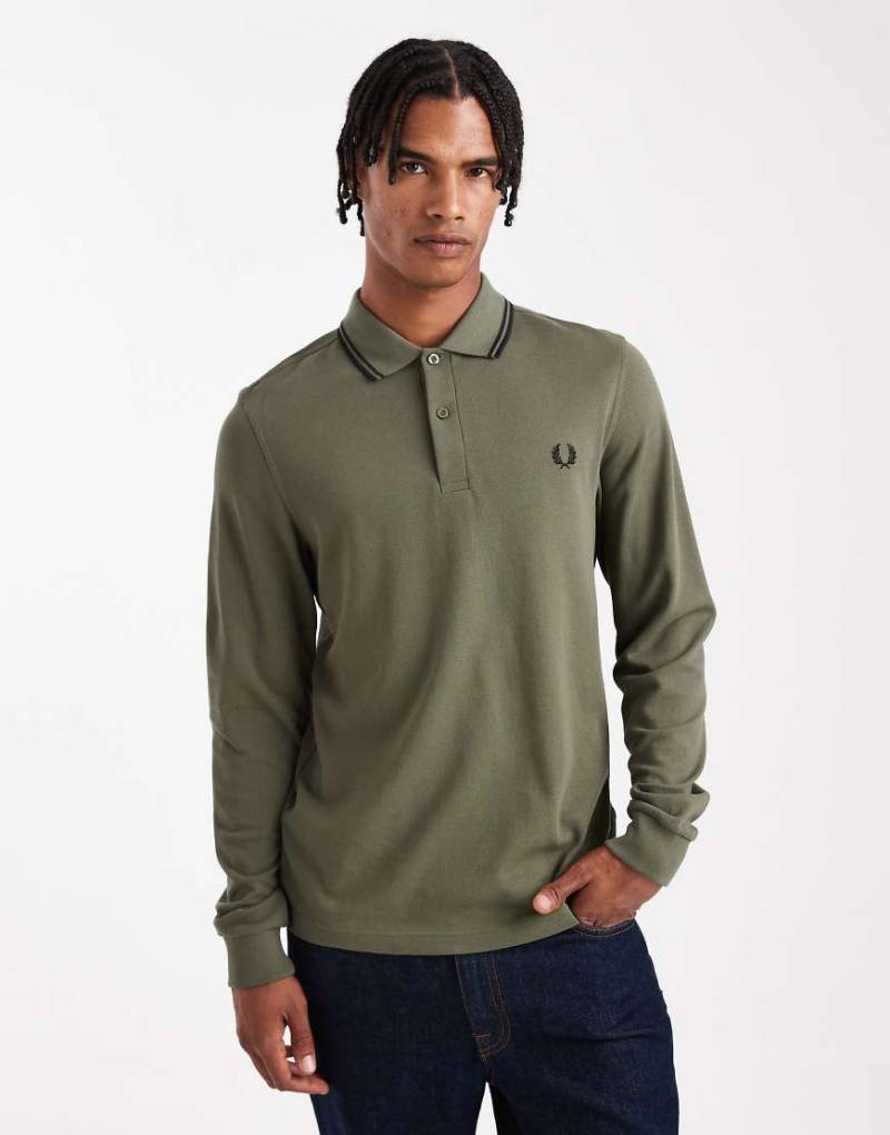 Fred Perry - Langärmliges Polohemd in Khaki mit Zierstreifen-Grün von Fred Perry