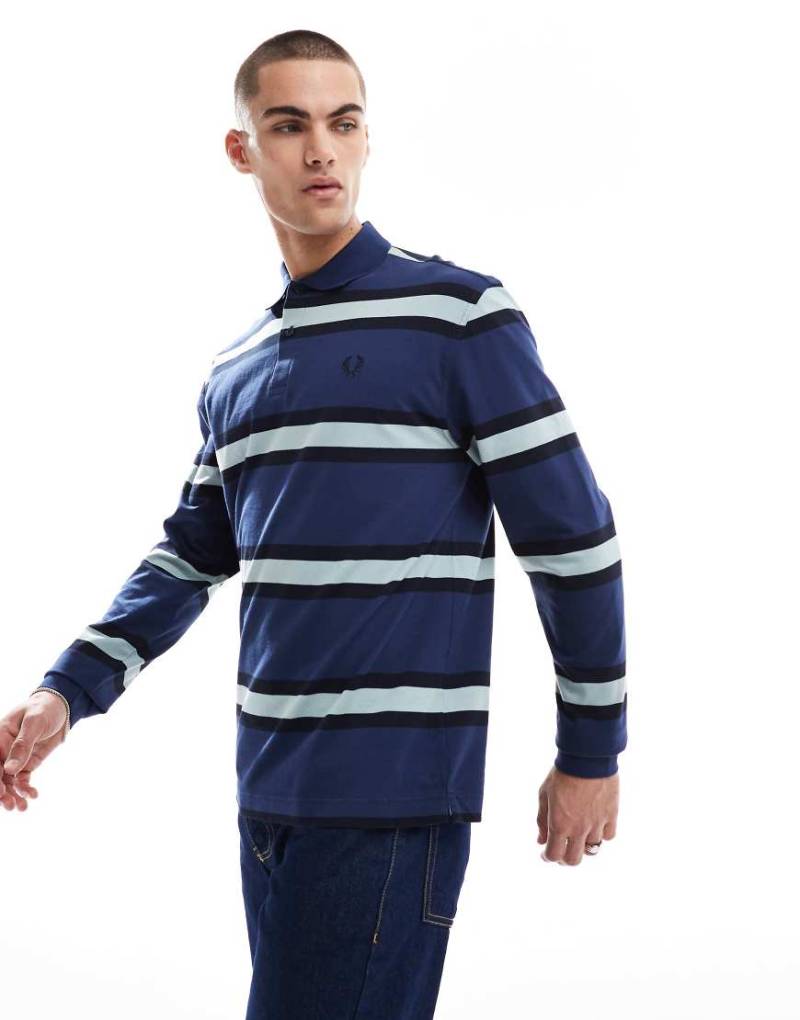 Fred Perry - Langärmliges Polohemd in Marineblau mit breiten Querstreifen von Fred Perry