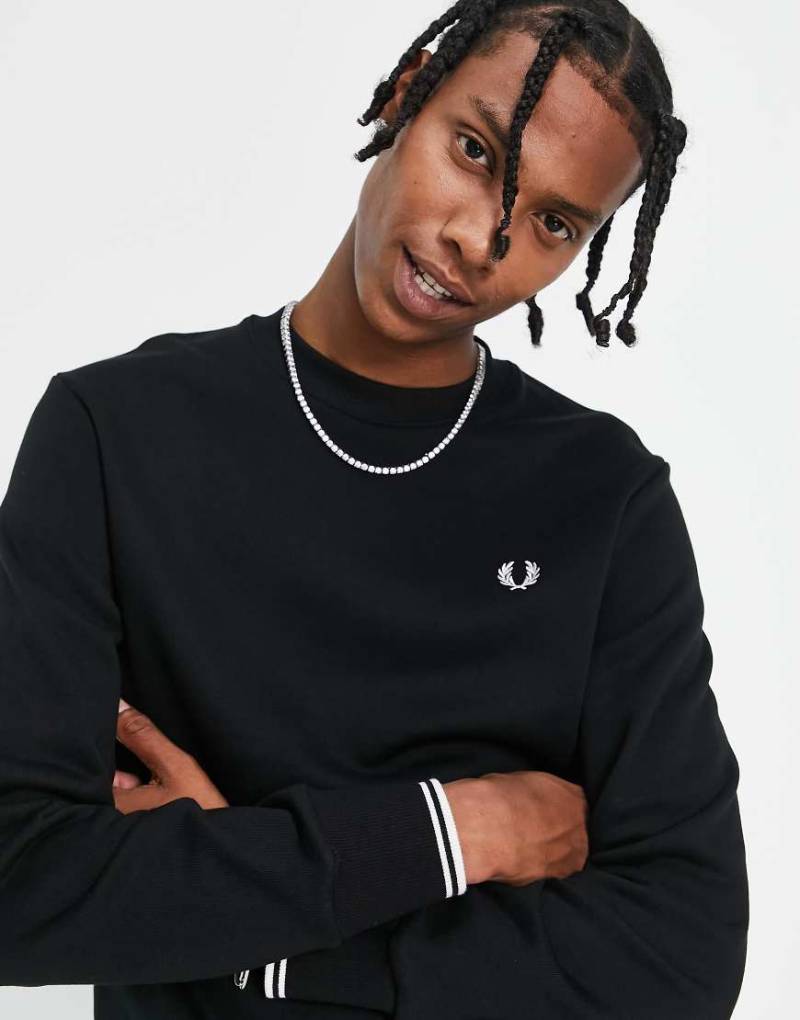 Fred Perry - Schwarzer Pullover mit Rundhalsausschnitt von Fred Perry