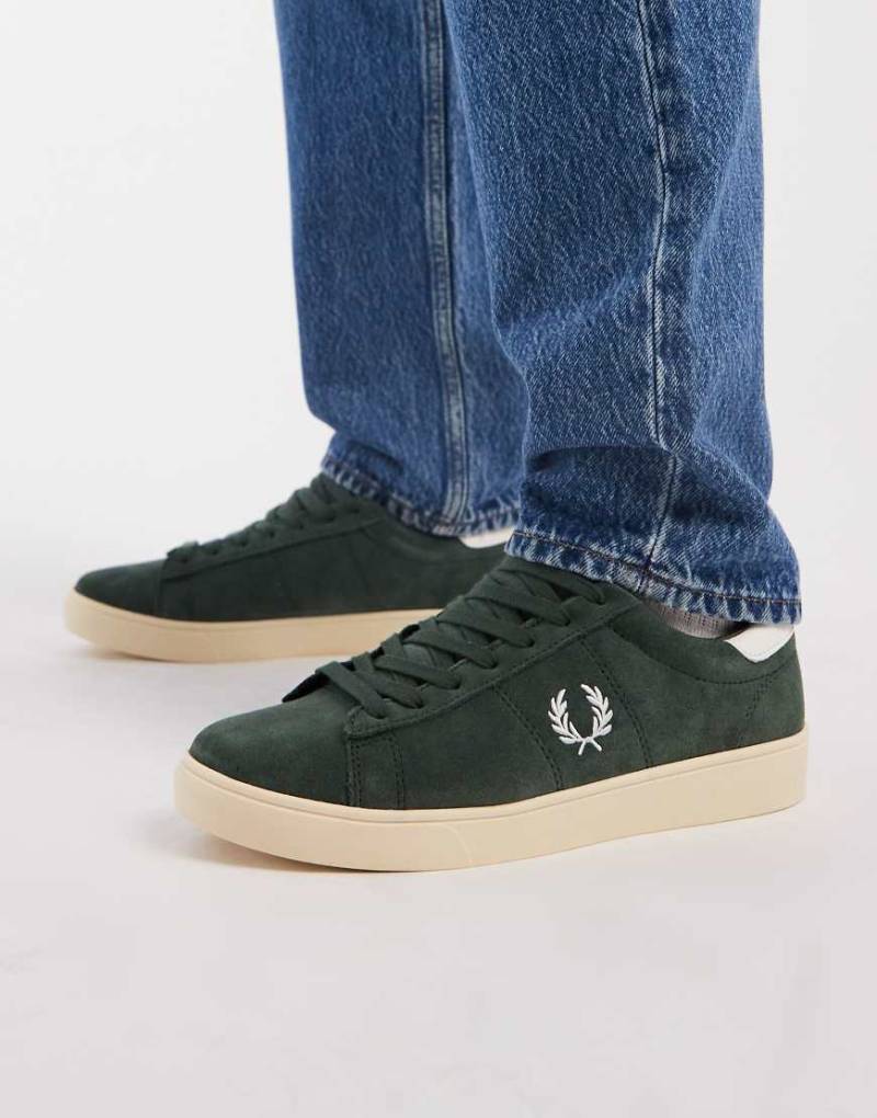 Fred Perry - Spencer - Wildleder-Sneaker in Court-Grün von Fred Perry