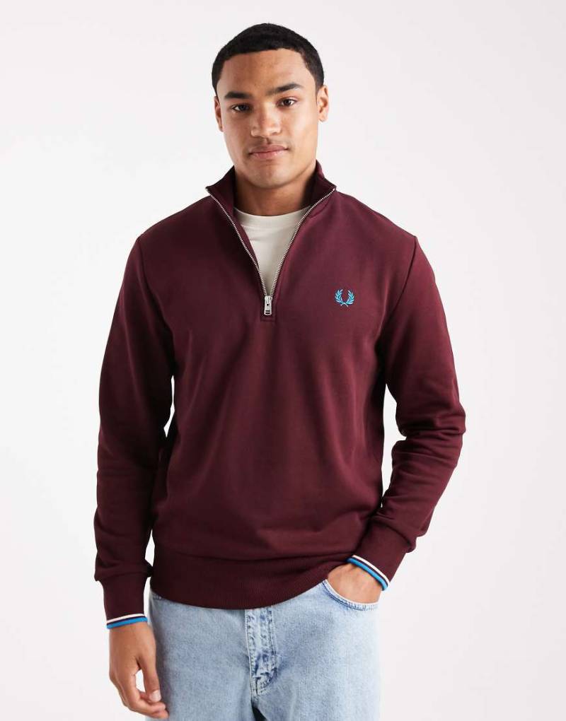 Fred Perry - Sweatshirt in Burgunderrot mit kurzem Reißverschluss von Fred Perry