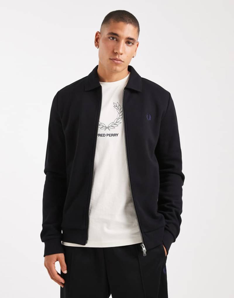 Fred Perry - Sweatshirt in Schwarz mit Kragen und durchgehendem Reißverschluss von Fred Perry