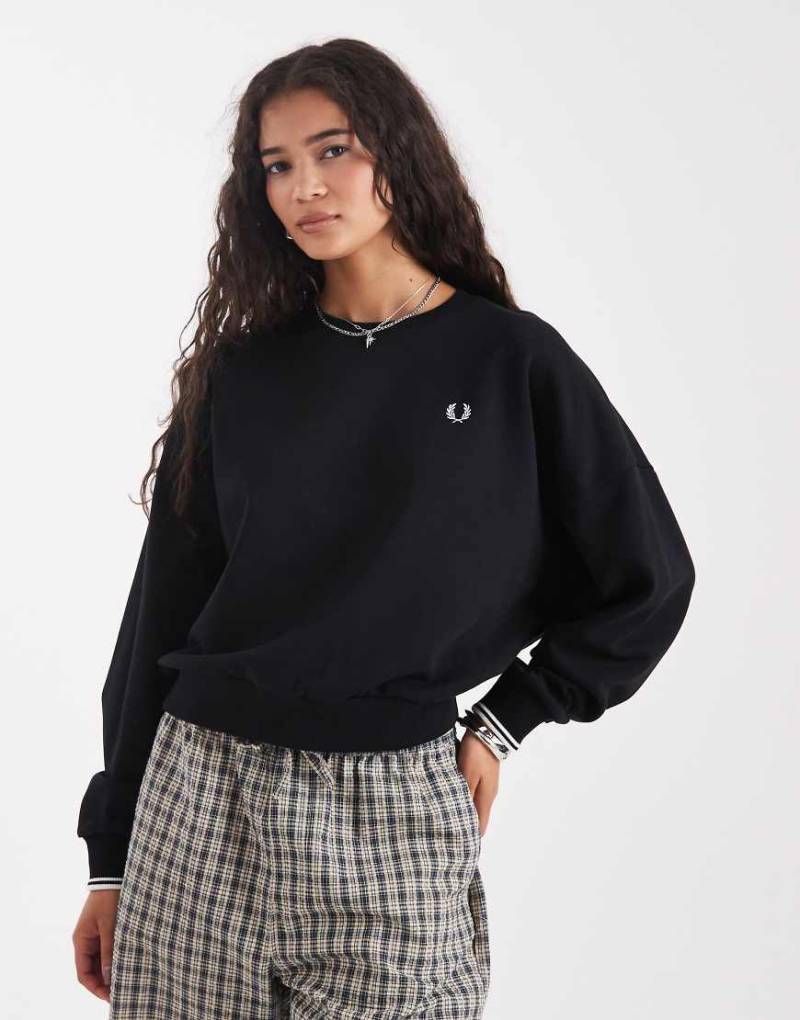 Fred Perry - Sweatshirt in Schwarz mit Zierstreifen von Fred Perry