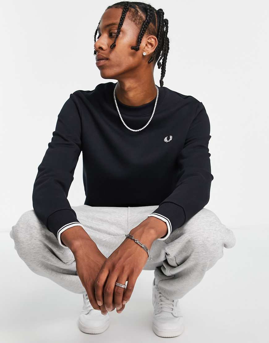 Fred Perry - Sweatshirt mit Rundhalsausschnitt in Marineblau von Fred Perry