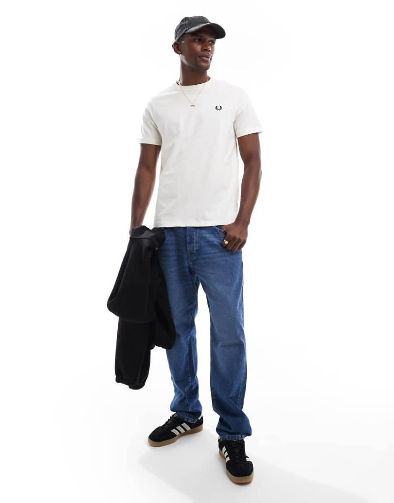 Fred Perry - T-Shirt in Ecru mit Rundhalsausschnitt-Neutral von Fred Perry