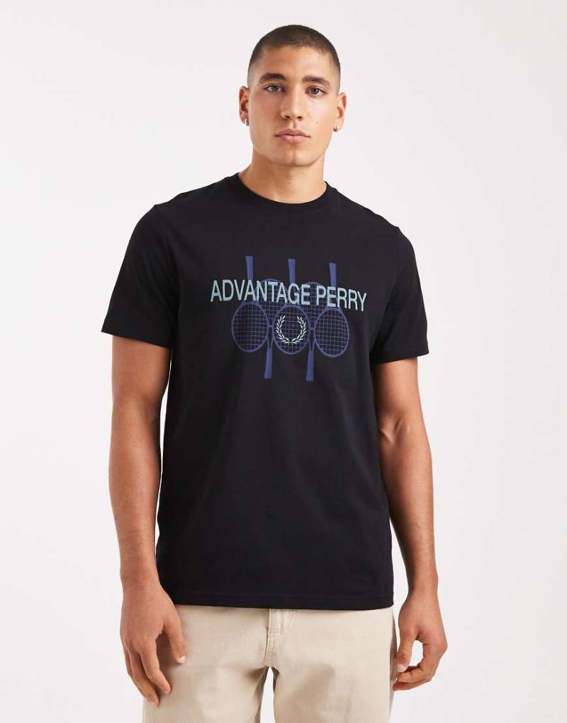 Fred Perry - T-Shirt in Schwarz mit „Advantage"-Print von Fred Perry