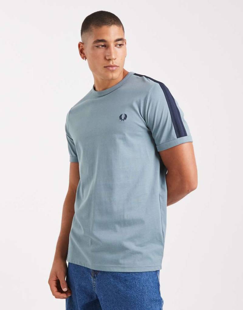 Fred Perry - T-Shirt mit Netzstoff-Zierband-Blau von Fred Perry