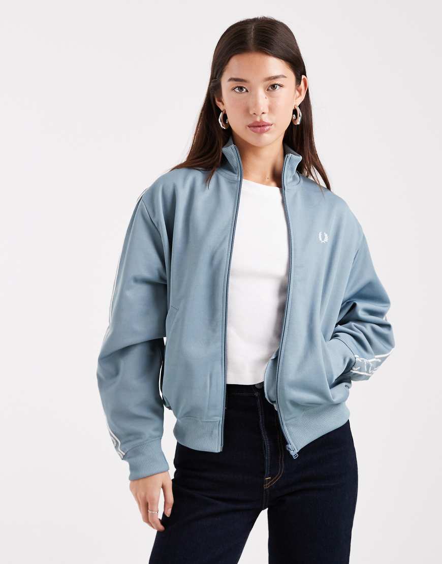 Fred Perry - Trainingsjacke in Blau mit Zierstreifen von Fred Perry