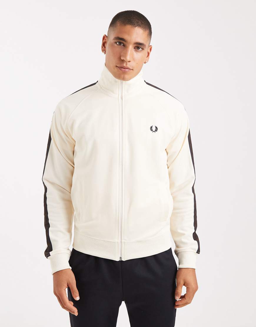 Fred Perry - Trainingsjacke in Ecru mit Kontrast-Zierband in Burnt Tobacco-Weiß von Fred Perry