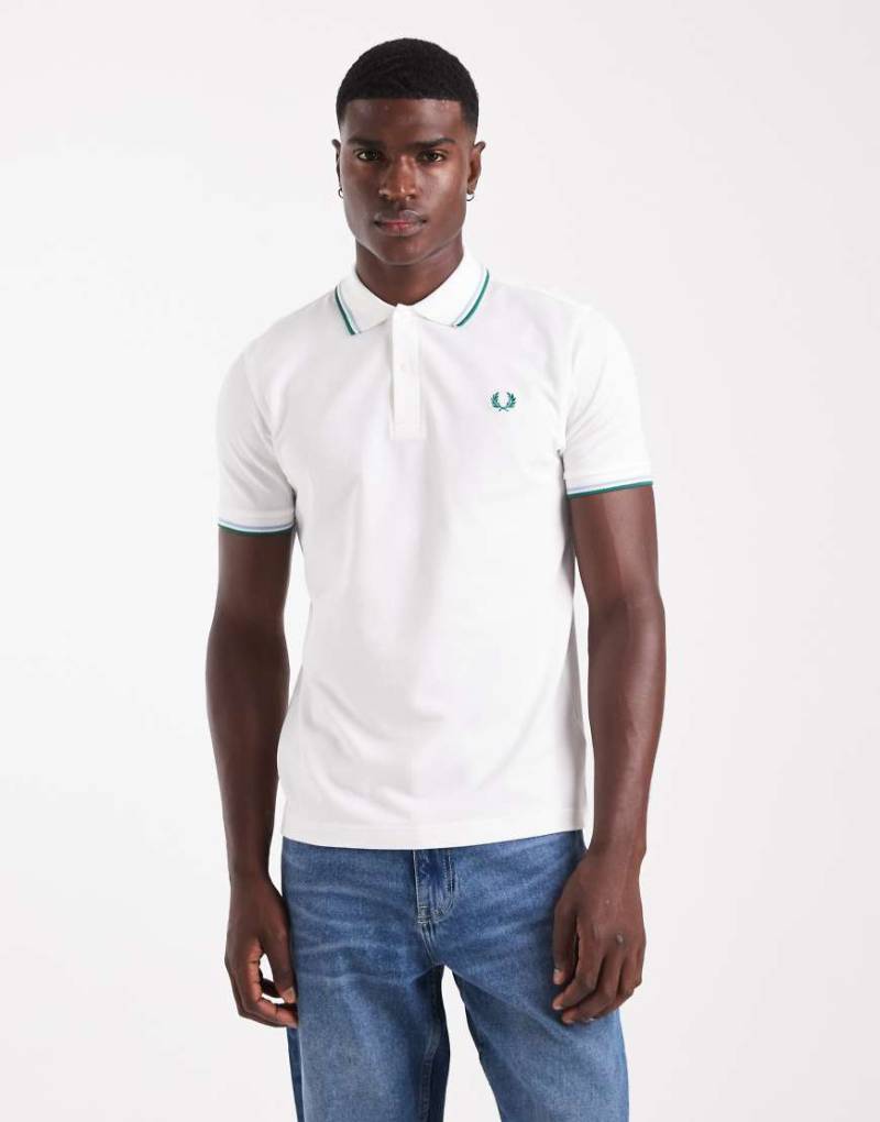 Fred Perry - Weißes Polohemd mit doppelten Zierstreifen von Fred Perry