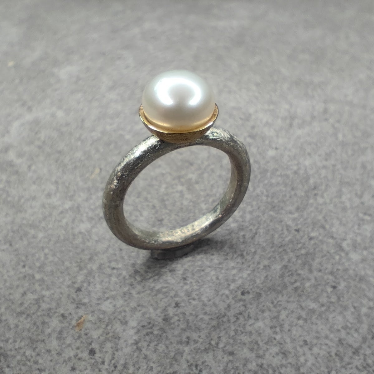 Silberring Mit Gelbgold Und Süßwasserperle von FredPerrot