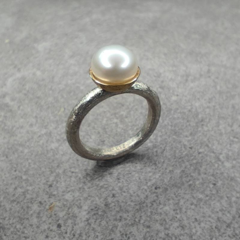 Silberring Mit Gelbgold Und Süßwasserperle von FredPerrot