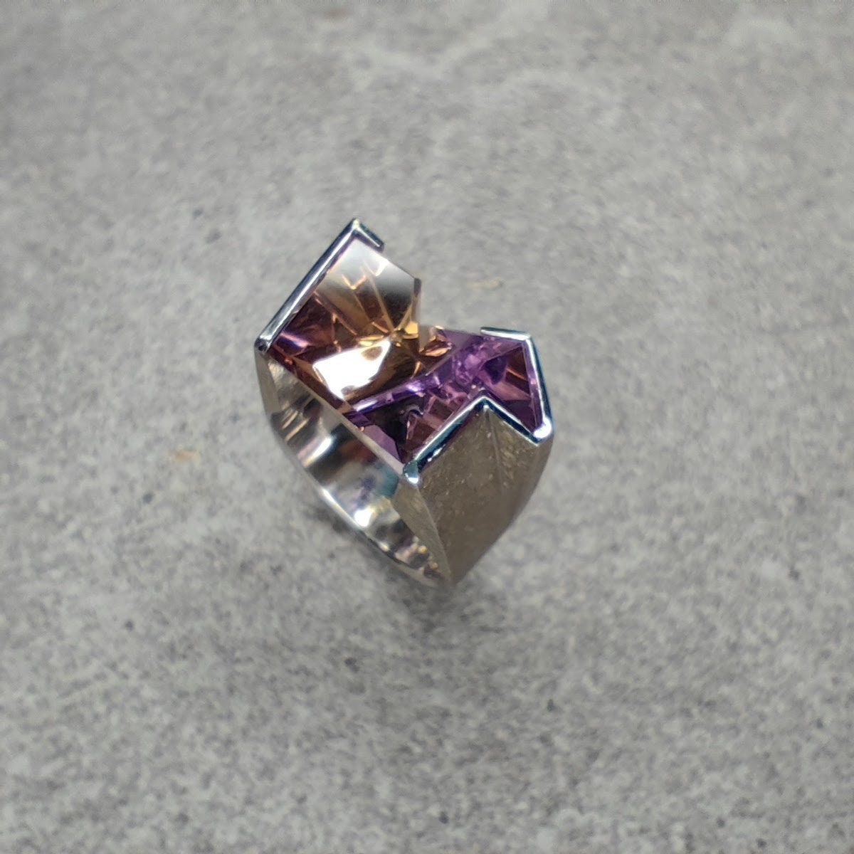 Weißgoldring Mit Ametrin von FredPerrot