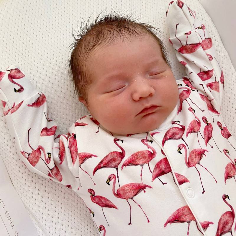 Gender Neutral Flamingo Baby Schlafanzug - Weiche Baumwolle, Made in Uk Made, Strampler, Onesie von FredandNoah