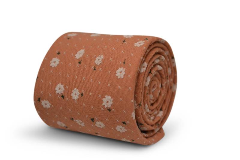 Krawatte in Dunklem Korallrosa Mit Weißem Blumenmuster Von Friedrich Thomas Ft3521 von FrederickThomas