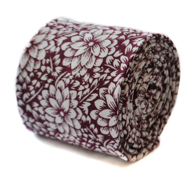 Krawatte in Kastanienbraun Mit Weißem Blumenmuster Aus 100% Baumwolle Von Friedrich Thomas Ft1896 von FrederickThomas