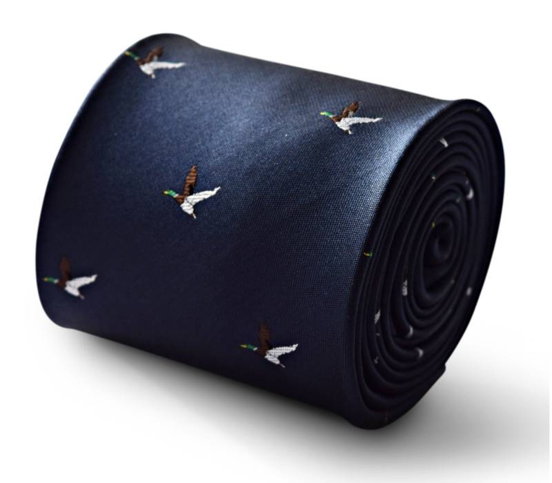 Marineblaue Krawatte Mit Fliegendem Jagd Ente Design Von Friedrich Thomas Ft3335 von FrederickThomas
