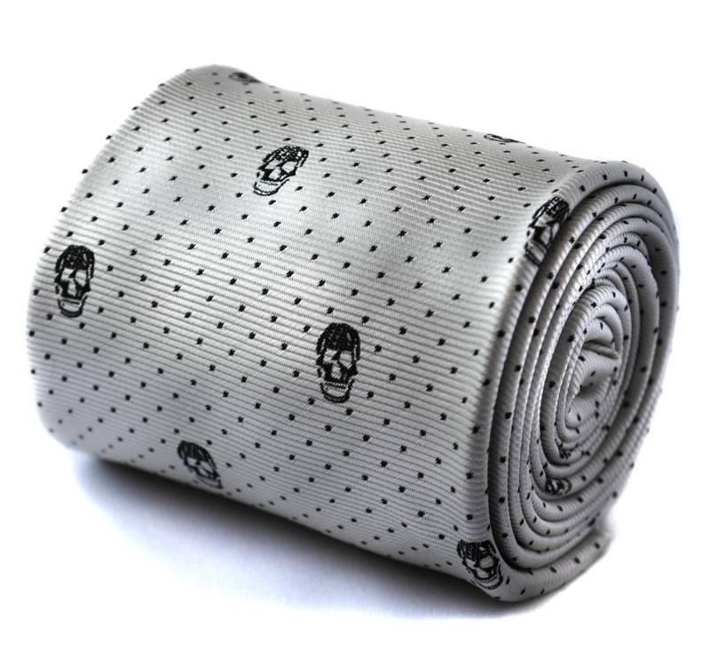 Silbergraue Krawatte Mit Totenkopf-Design Und Signatur-Blumenmuster Auf Der Rückseite Von Friedrich Thomas Ft745 von FrederickThomas