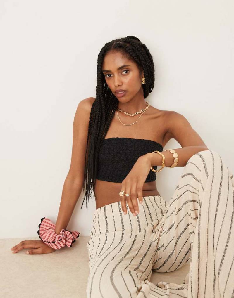 Free People - Bea - Strukturiertes, trägerloses Oberteil in Schwarz von Free People