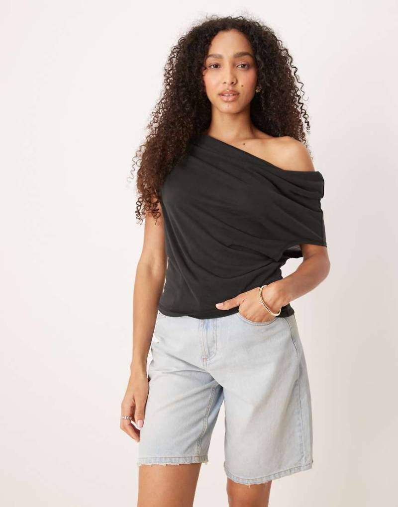 Free People - Blake - Schulterfreies Strickoberteil in Schwarz von Free People