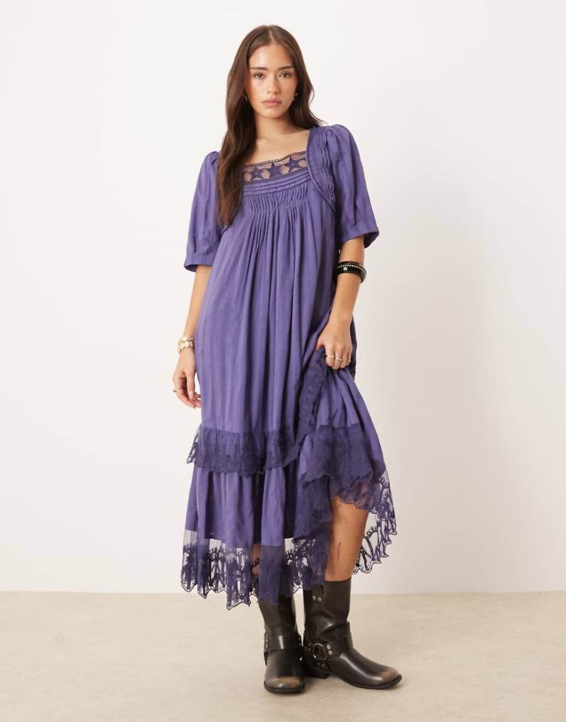 Free People - Calder - Midikleid in Skipper-Blau mit Sterneinsatz aus Spitze von Free People