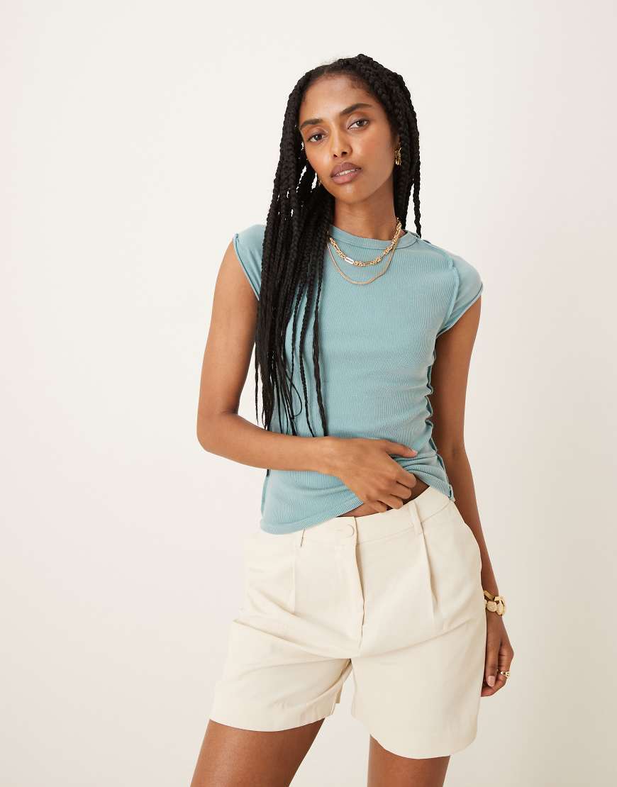 Free People - Ever Had - Knapp geschnittenes T-Shirt in Turmalin-Blau Free People - Ever Had - Knapp geschnittenes T-Shirt in Turmalin-Blau von Free People