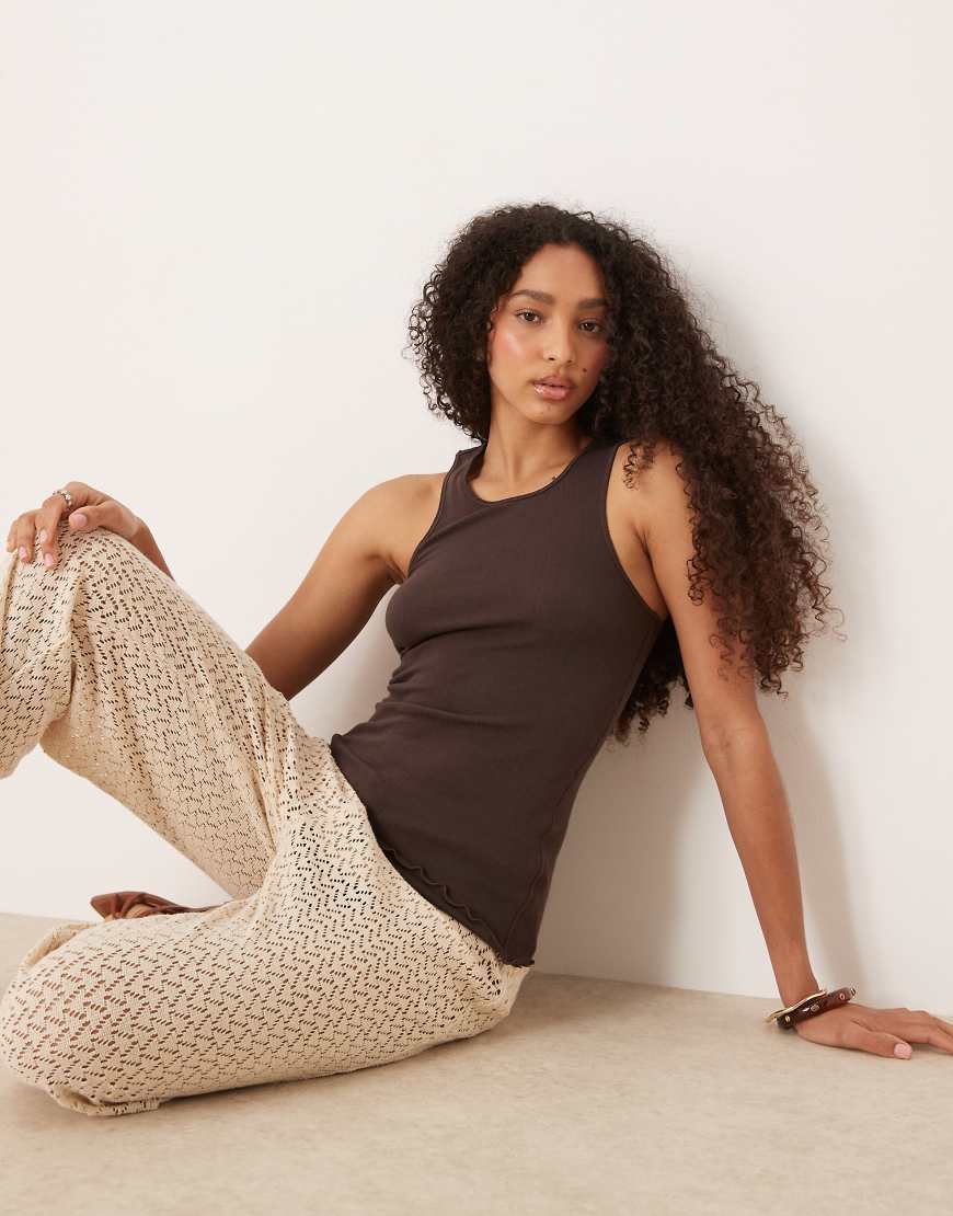 Free People - Fresh in Love - Tanktop in Braun mit Kräuselsaum von Free People