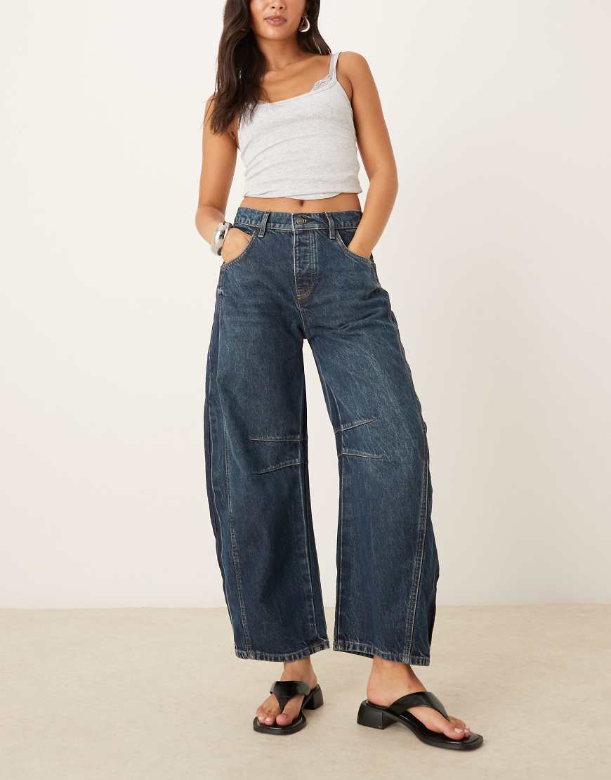 Free People - Good Luck - Jeans in Tiefblau mit mittelhohem Bund und abgerundetem Beinschnitt von Free People
