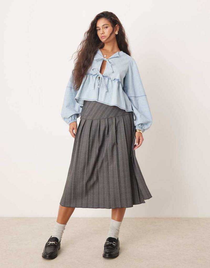 Free People - Jeansbluse in verwaschenem Hellblau mit geschnürter Vorderseite von Free People