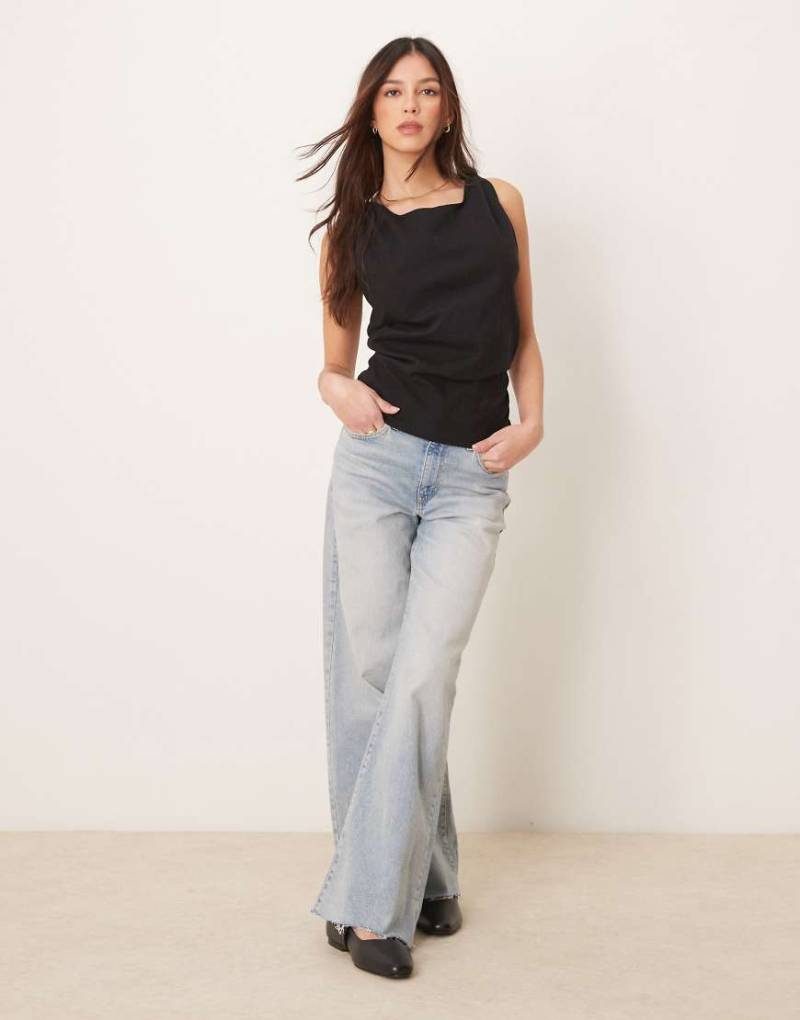 Free People - Kaylor - Oberteil aus Leinen in Schwarz mit Rückenausschnitt von Free People