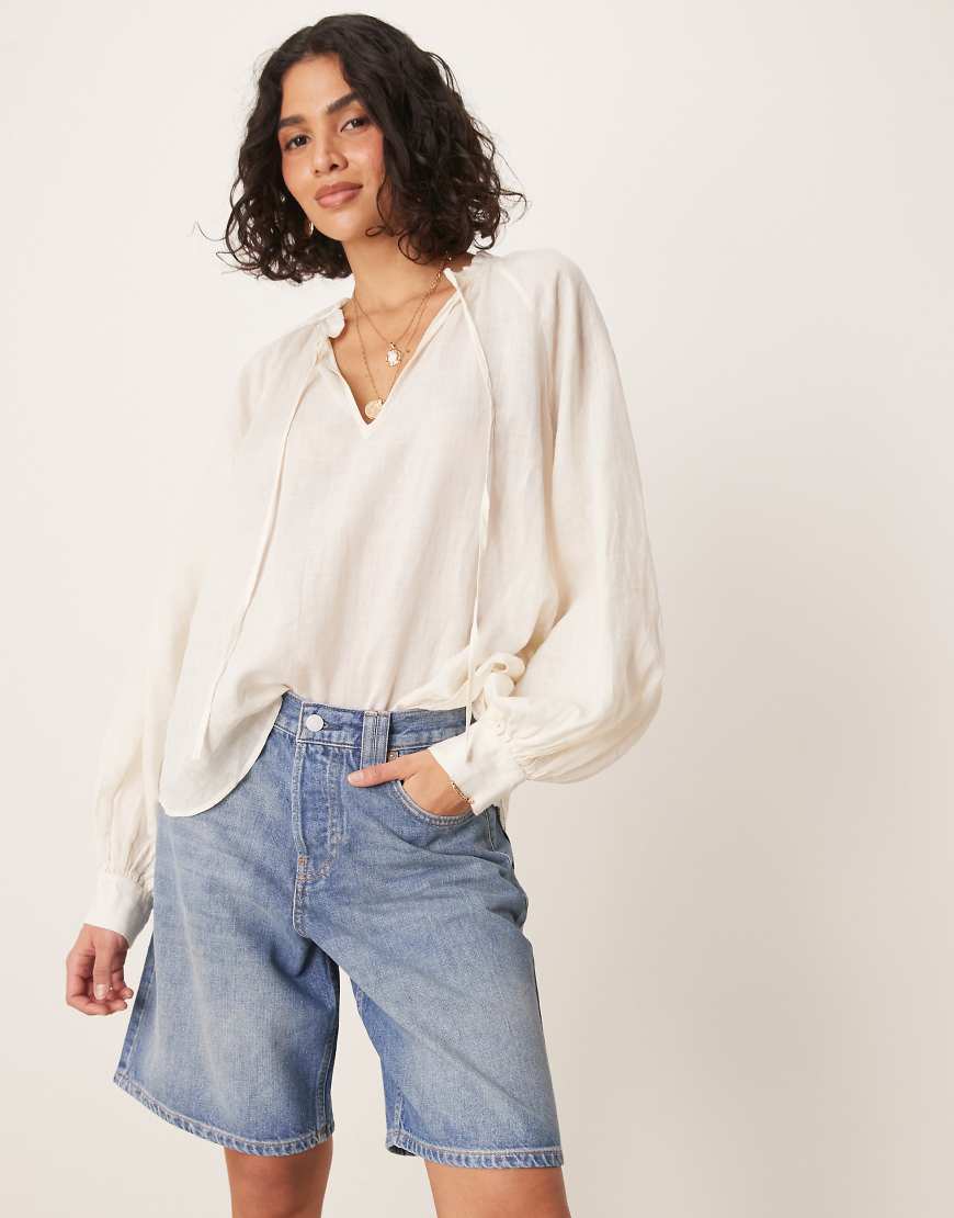 Free People - Montana - Jeans-Jorts in Cowgirl-Blau mit Used-Details von Free People
