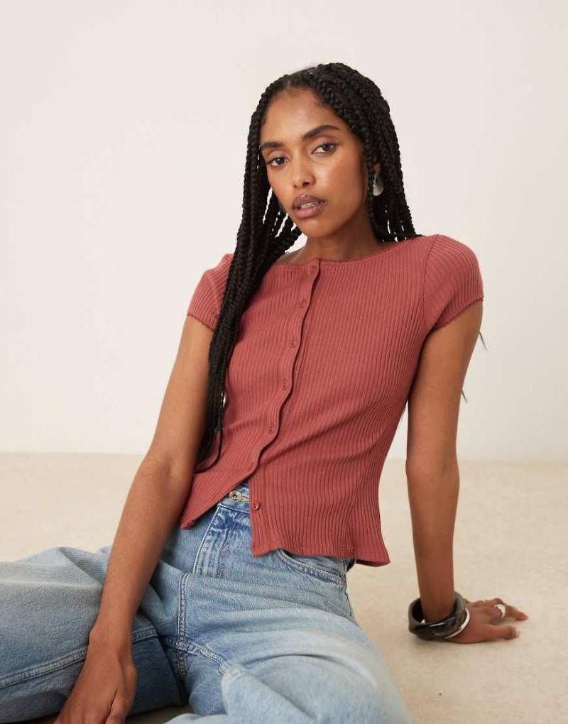 Free People - Most Wanted - T-Shirt in Rostrot mit durchgehender Knopfleiste-Orange Free People - Most Wanted - T-Shirt in Rostrot mit durchgehender Knopfleiste-Orange von Free People