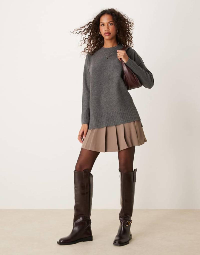 Free People - Oversize-Pullover in Dunkelgrau mit Rundhalsausschnitt von Free People